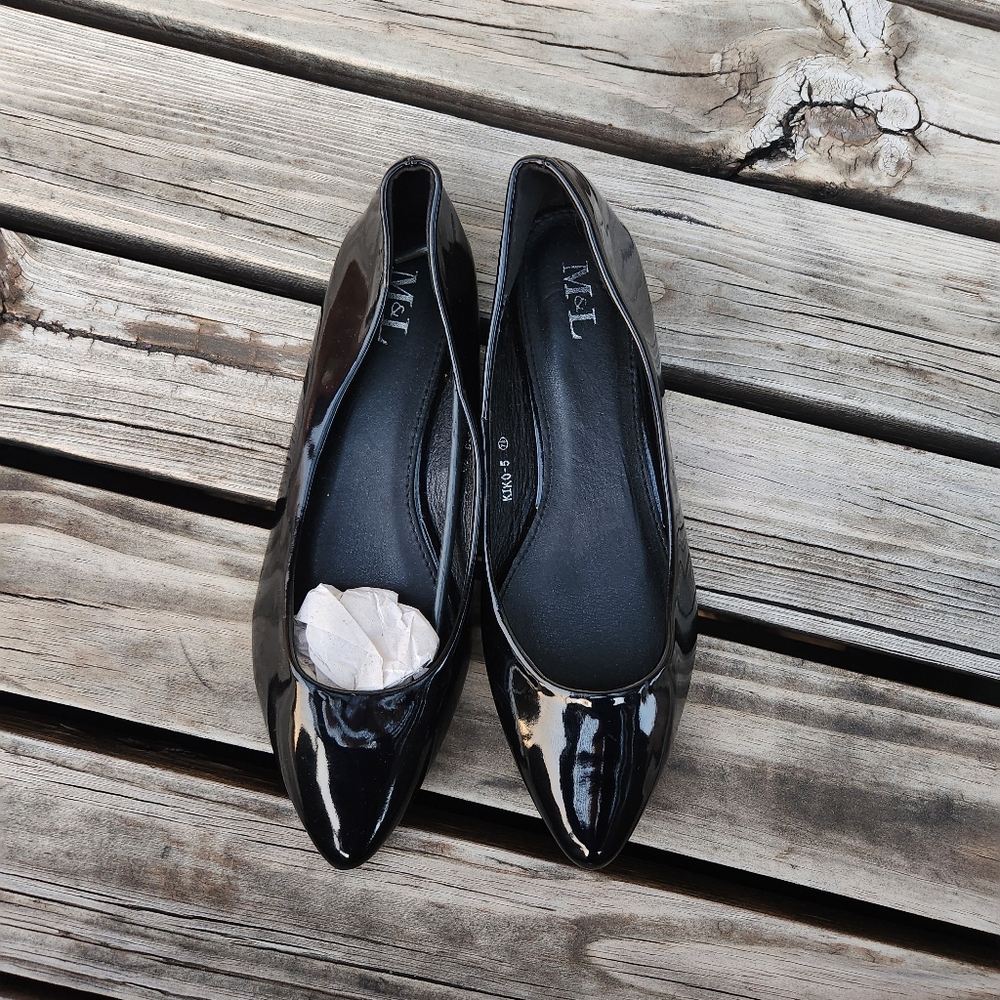 NWOT M&L Shiny Pounted Toe Ballet Flat Office Professional Work 7.5